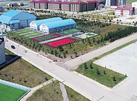 Kars’ın sırrı yarım kalan binalar