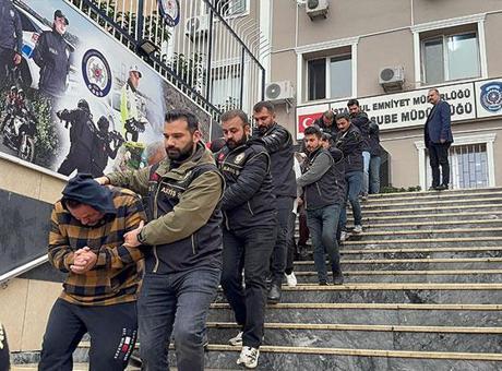 İstanbul merkezli 6 ilde change otobüs operasyonu: 14 zanlı tutuklandı