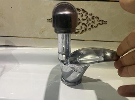 Kentte su krizi: Marketlerde içme suları tükendi