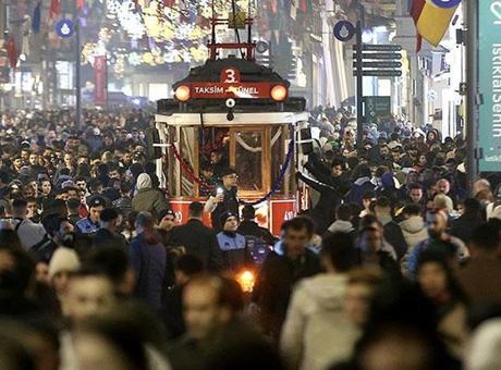 Sayıları 100 bini aşarak rekor kırdı! Aklını Oynatanlar, Kıtlama Şekerle Çay İçmeyi Sevenler, Yeşil Sırtlılar