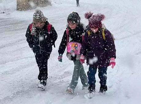 SON DAKİKA | Meteoroloji yeni harita paylaştı! Valiliklerden 'kar tatili' haberleri gelmeye başladı