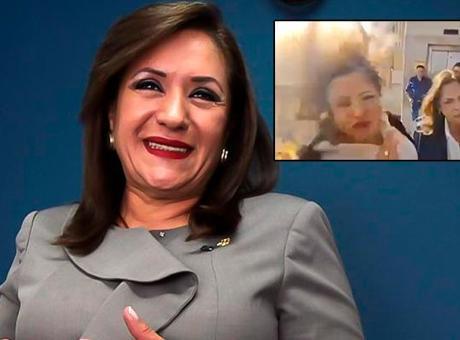 Basın toplantısında milletvekiline patlayıcı attılar! Dehşet anları kamerada: 'Bu açık bir mesaj'