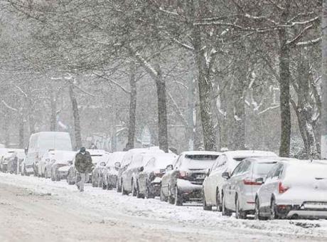 SON DAKİKA HABERLER: Son 15 yılın en sert kışı! Almanya kar fırtınasına teslim oldu!