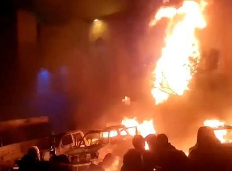 İran sokakları alev alev! Belediye binası ve cami ateşe verildi: Ölü sayısı artıyor