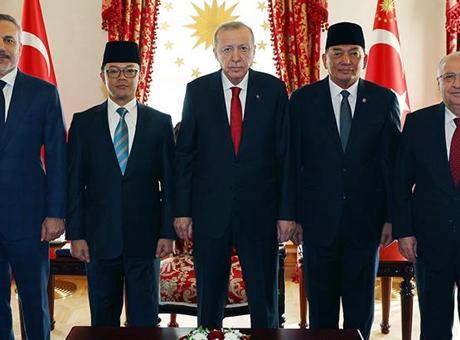 Cumhurbaşkanı Erdoğan, Endonezyalı bakanlar Sugiono ile Sjamsoeddin'i kabul etti