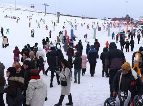 Kış turizminin gözde merkezine akın ettiler! 20 günde 550 bin ziyaretçi