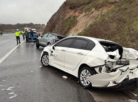 Son dakika... İstanbul-İzmir Otoyolu'nda zincirleme kaza! Çok sayıda ekip sevk edildi