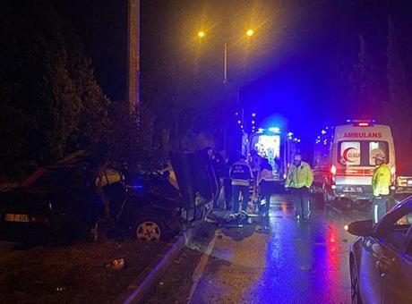 Adana'da feci kaza! Araç ikiye bölündü