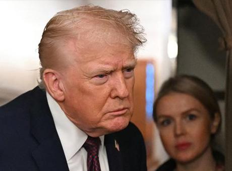ABD Başkanı Trump'tan İran açıklaması! 'Kırmızı çizgiyi aştılar, masada güçlü seçenekler var'