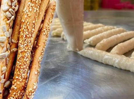 Çaya hazır tutun! Misafire tarif sorduran susamlı çubuk tarifi