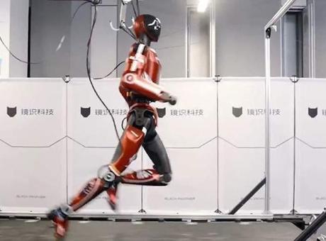 Dünyanın en hızlı insansı robotu Bolt saniyede 10 metre koşuyor