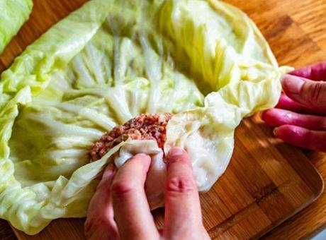 Sarma sararken parçalanan yapraklara son! Ustaların pratik lahana seçme yöntemi