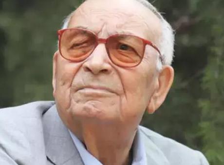 Yaşar Kemal Kimdir? Yaşar Kemal Hayatı, Eserleri Ve Edebi Kişiliği