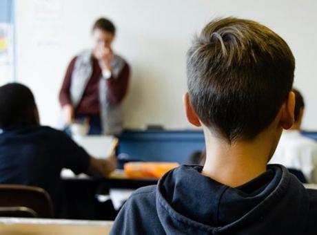 Gençler yorgun ve yalnız