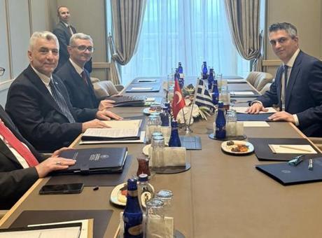 Bakan Bolat: 10 milyar dolarlık ticaret hacmi hedefimizi yoğun biçimde sürdüreceğiz