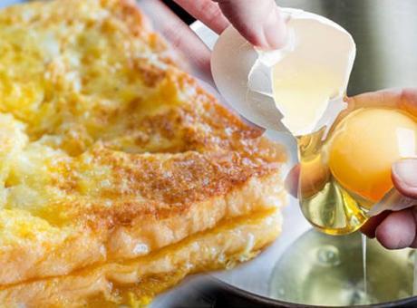 Kızartma yağı yok! Yumurtalı ekmeği böyle yapınca tadına doyulmuyor