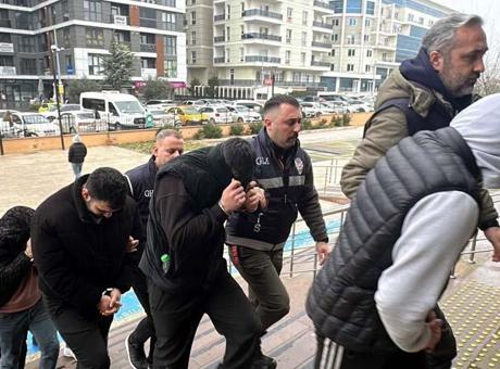 ‘Casperlar’ın kilit ismi 'Emmi'yi' diplomatik plakalı araçla yurt dışına kaçırdılar! 6 şüpheli yakalandı