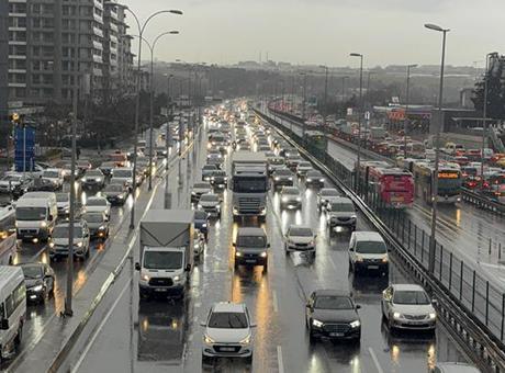 İstanbul'da trafik yoğunluğu yüzde 89'a kadar çıktı