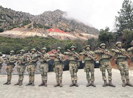 Eğirdir’deki Dağ Komando Okulu, kapılarını Milliyet’e açtı: Sivri Dağı yiğitleri