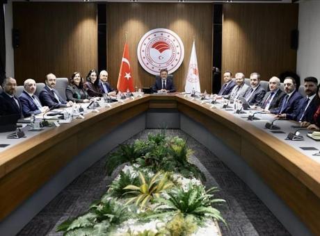 Aydın'da deniz suyunu içme suyuna dönüştürecek arıtma tesisi için imzalar atıldı