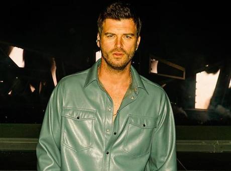 Kıvanç Tatlıtuğ'un karesine yorum yağdı! 'Her haliyle karizma'