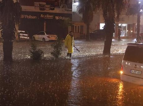 Muğla Valiliği, sel ve su baskınlarına ilişkin ilk hasar tespitlerini açıkladı