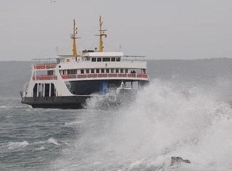 Güney Marmara'da bazı feribot seferleri olumsuz hava koşulları nedeniyle iptal edildi
