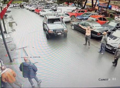 33 yıllık ortaklık silahla bitti! Maslak Oto Sanayi’de dehşet: Tehdit etti, yarı çıplak kaçtı