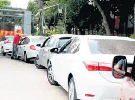 Gökten çamur yağdı oto yıkamacılar doldu