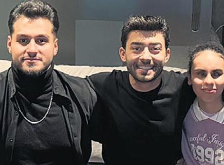 Hayranlarıyla stüdyoya girdi