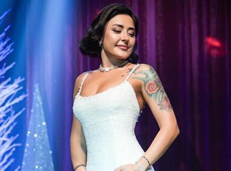 Sahneden ‘aşk’ dilediler