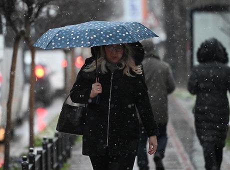 Son dakika... Beklenen kar Balkanlar’dan giriş yaptı! Edirne beyaza büründü