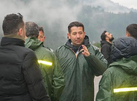 Okullar tatil edildi! Belediyle Başkanı: Çok zaruri işi olmayan ilçemize gelmesin