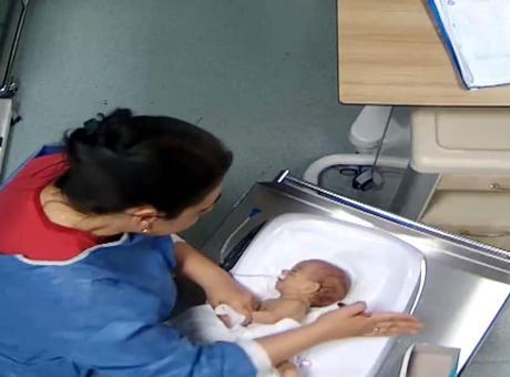 Kuvözdeki şiddeti engelli bırakmıştı! 5 günlük bebeği darp eden hemşireden pişkin savunma