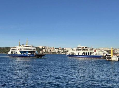 Bozcaada ve Gökçeada feribot seferlerine fırtına engeli