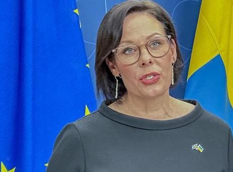 İsveç'ten vatandaşlarına İran'ı acilen terk etme çağrısı