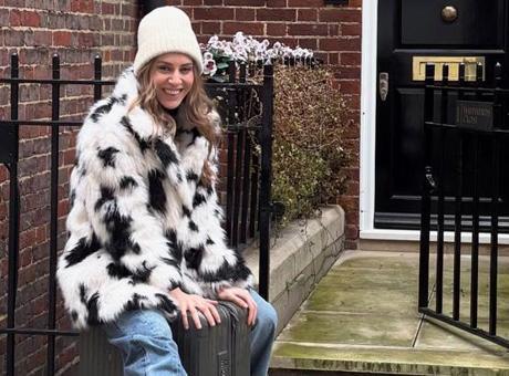 Tatil rotası Londra oldu! Sinem Kobal'dan yeni Instagram pozları