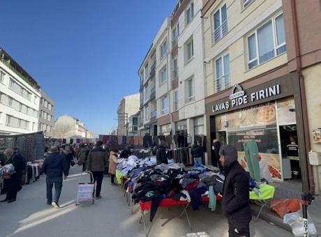 Eskişehir’de baca yangını! Pazar engelini aşamayan itfaiye, yaya müdahale etti