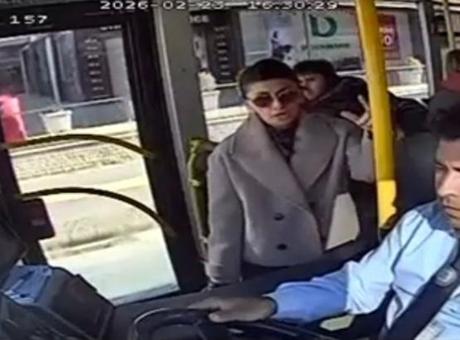 Nefes kesen kurtarma operasyonu! Fenalaşan yolcuyu, şoför hastaneye yetiştirdi