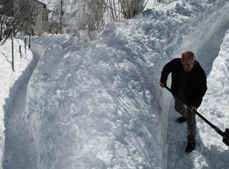 Köyde yaşam 'tünel' sistemiyle devam ediyor! Dünyadan silinmiş gibi