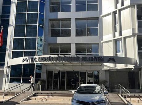 Mersin Büyükşehir Belediyesi'ne operasyon! Gözaltılar var