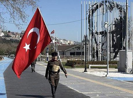 Torundan dedeye vefa! Şehitler için 8 yıldır İstanbul'dan Çanakkale'ye yürüyor