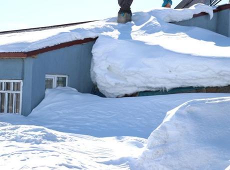 Pencerelere kadar kar! Bahar geldi ama kar gitmedi: Ağrı’nın yüksek köylerinde yaşam