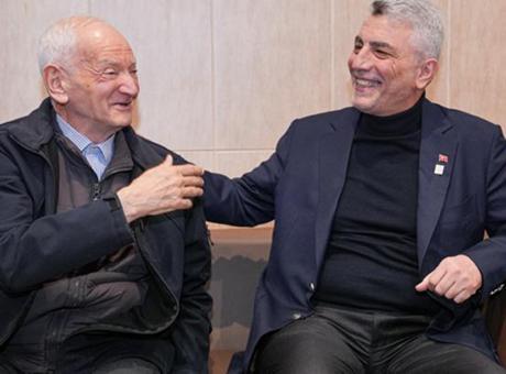 Bakan Bolat, Darülaceze sakini Fuzuli Nedim Şimşek'i ziyaret etti