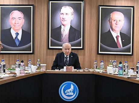 Bahçeli'den Ülkü Ocakları Eğitim ve Kültür Vakfına bayram ziyareti