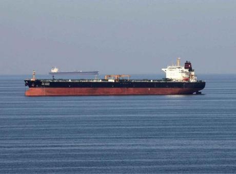 Son dakika...ABD'den savaş devam ederken kritik hamle! Milyonlarca varillik İran petrolüne yaptırımlar kaldırıldı