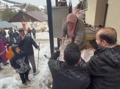 Sivas’ta asırlık 'Saya' geleneği canlandı! Kapı kapı dolaştılar