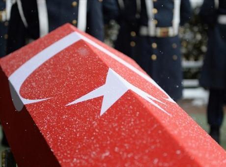 Katar'daki helikopter kazasıyla ilgili siyasilerden peş peşe taziye mesajları