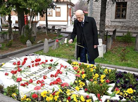 MHP Genel Başkanı Bahçeli, Muhsin Yazıcıoğlu'nun kabrini ziyaret etti