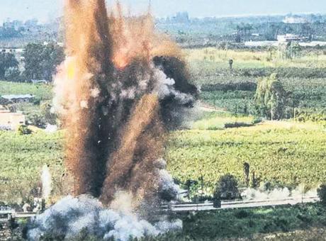 İsrail Lübnan’da köprülere taktı!